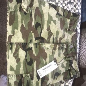 Camo mini skirt